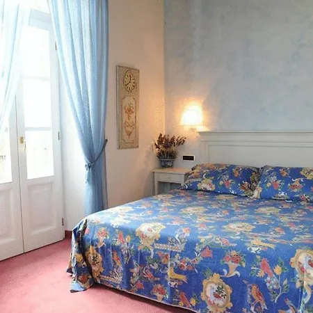 Baroni Hotel 3*