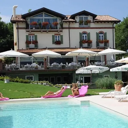 ホテル Baroni Lomnago